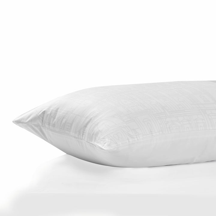 SAGENHAFT SATIN KISSENBEZUG SKYLINE WEISS